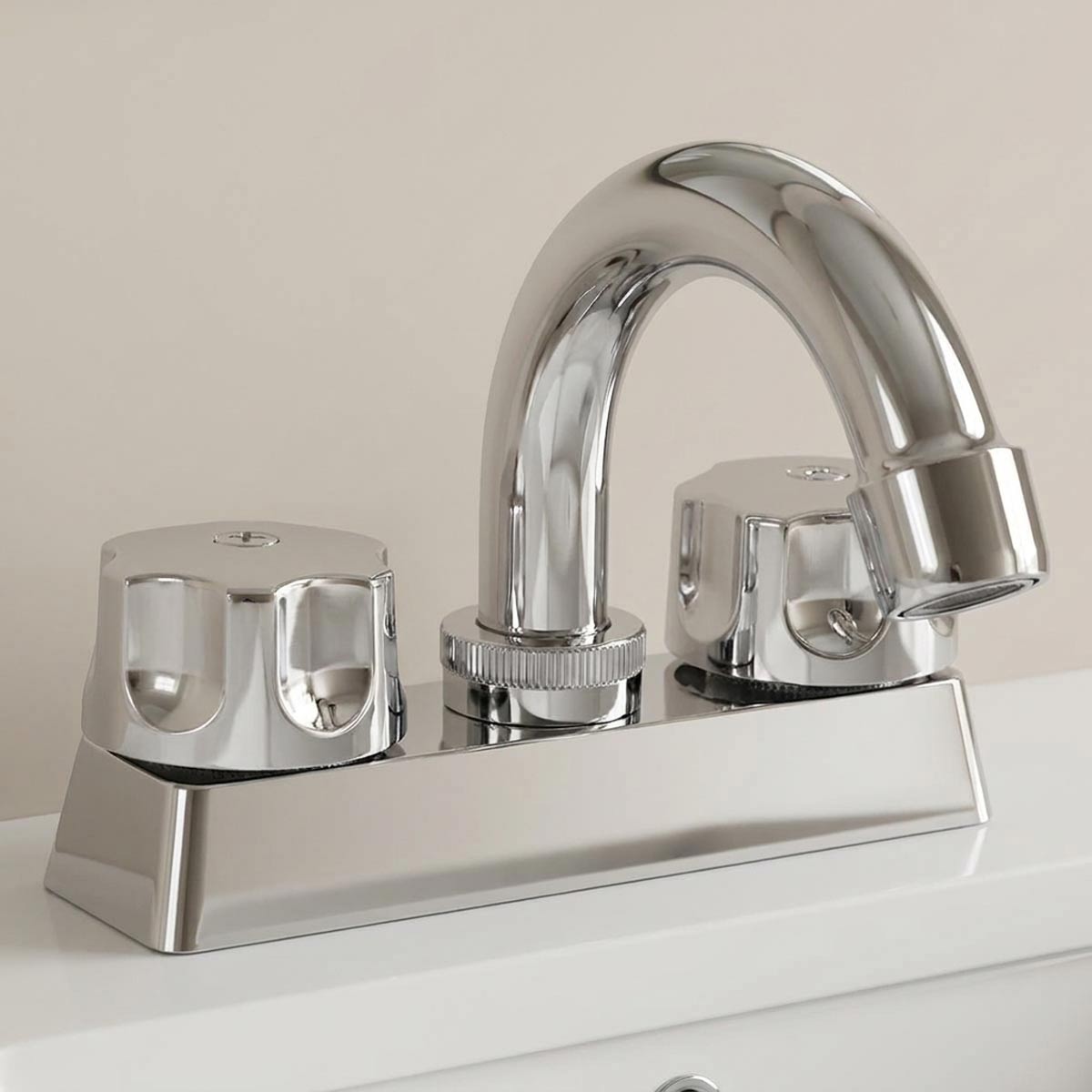 Mezcladora Para Lavabo Con Cubierta Y Manerales ABS Cuello De Acero Inoxidable 4" Acabado Cromo Roalflux