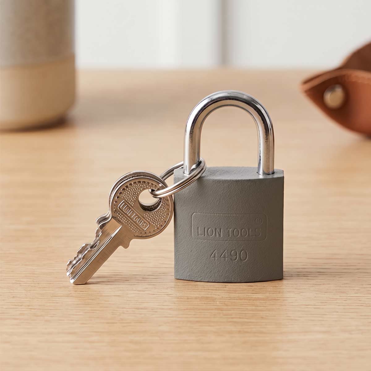 Candado De Hierro 30mm Gancho Corto Seguridad 3 Llaves