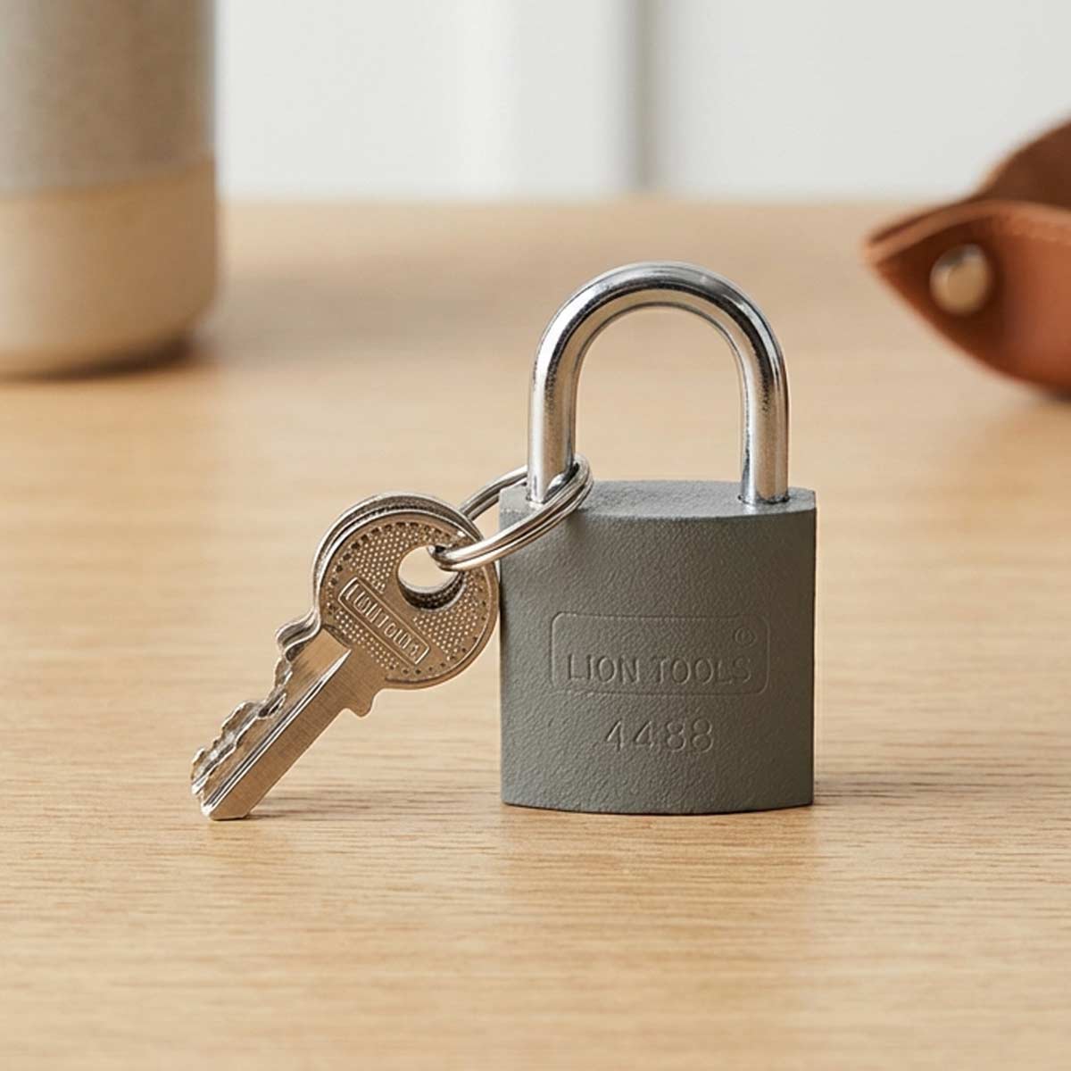 Candado De Hierro 20mm Gancho Corto Seguridad 3 Llaves