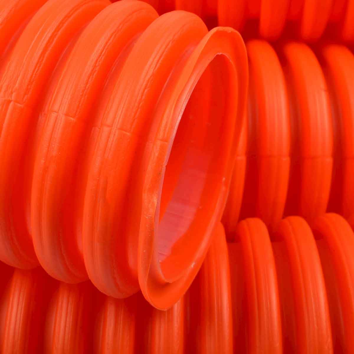 close up poliducto naranja