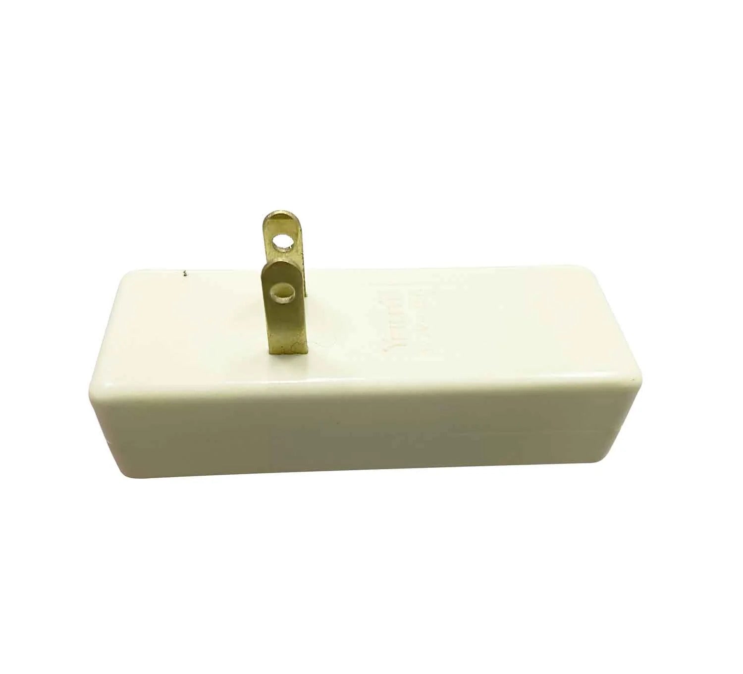 Clavija Con Contacto Triple Aterrizado Baquelita 127V 15A Yeilite 10 Piezas YEILITE Ferreabasto